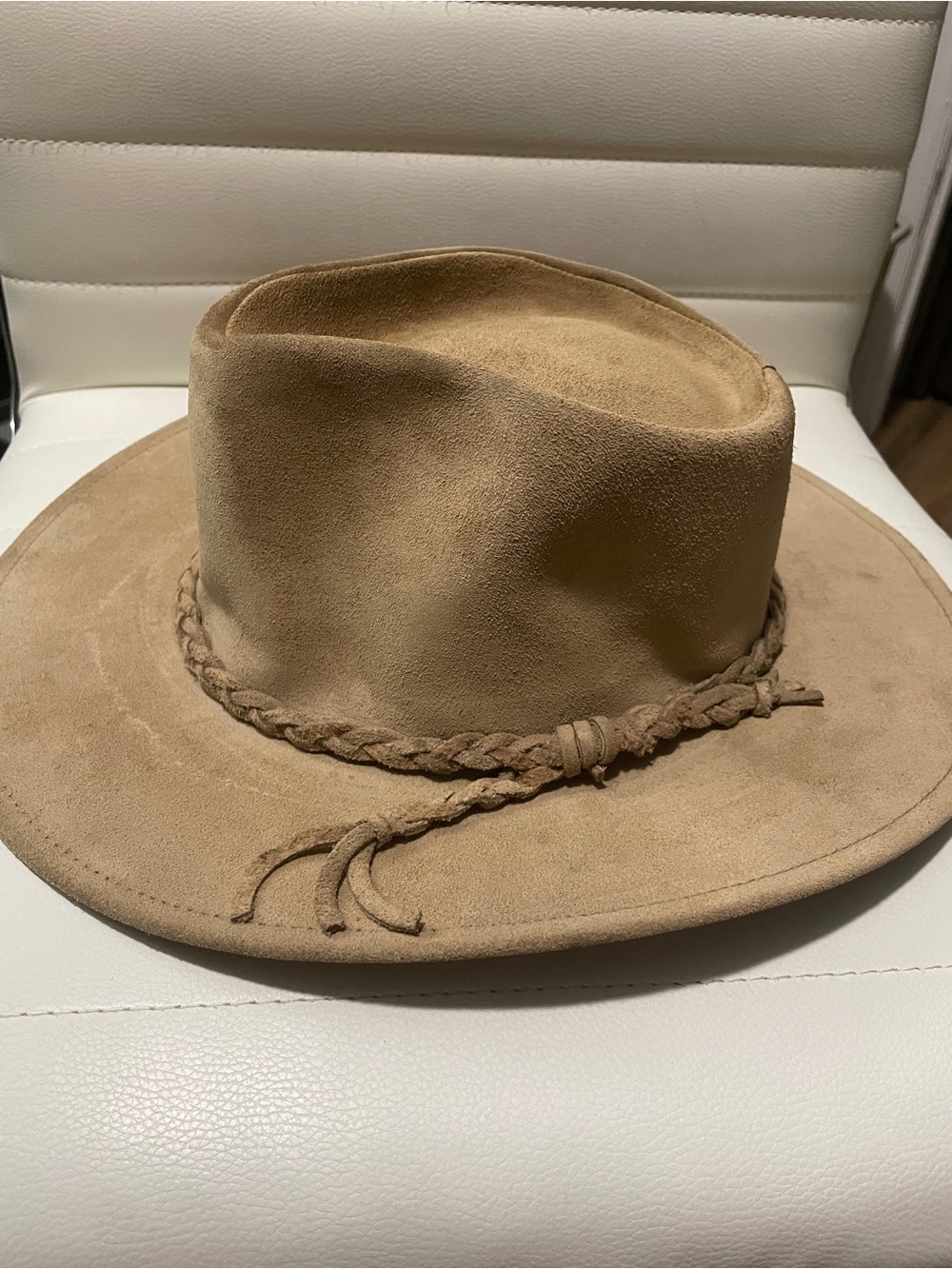 Minnetonka Outback Suede Leather Hat Tan Braided Band Made in Argentina Size S